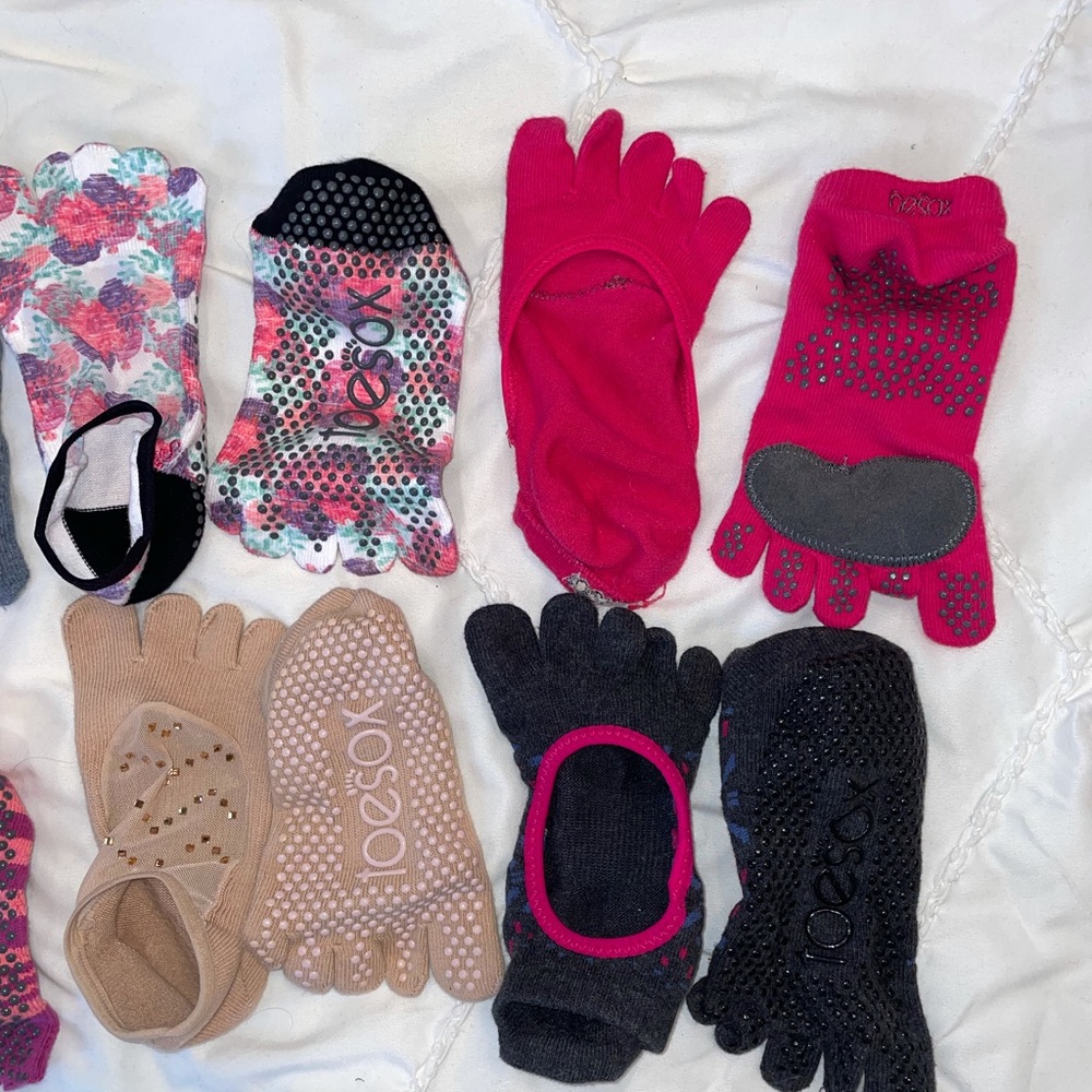 Set of 7 Toesox yoga/Pilates/barre gripper socks